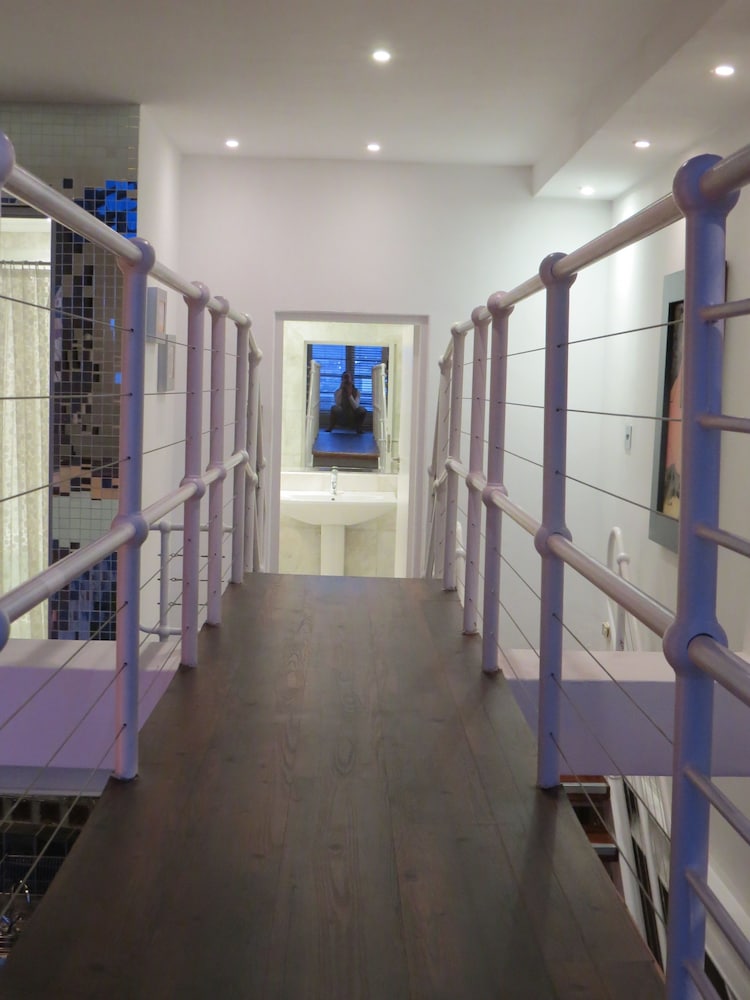 Manhattan Lofts 5/50