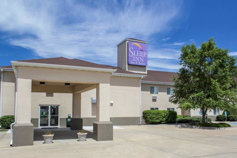Sleep Inn & Suites Charles City 1/54
