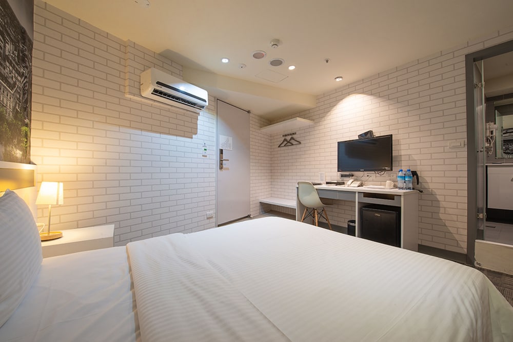 9ine hotel 18/63