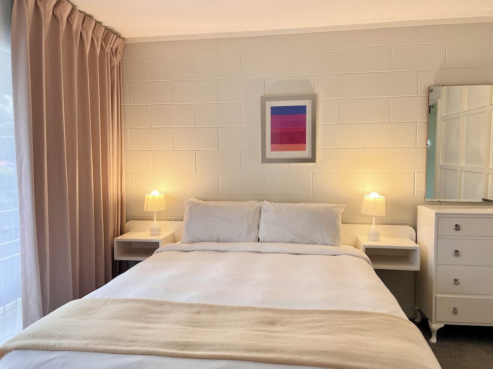 Junior Suite, 1 Queen and 4 Single Beds, Kitchen
