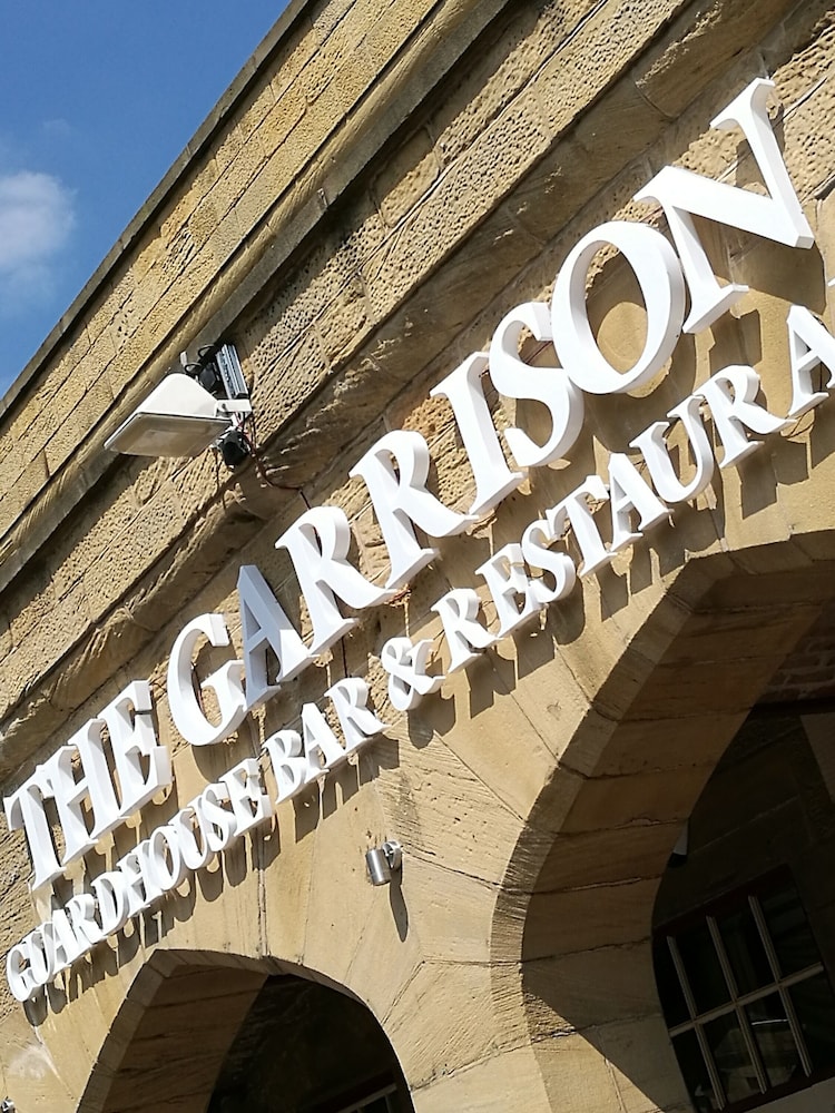 The Garrison Hotel 2/59