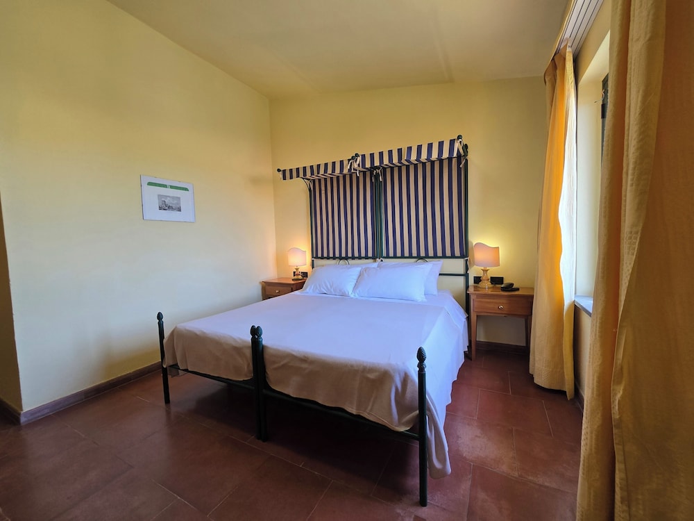 Marina Del Marchese Beach Resort 27/62