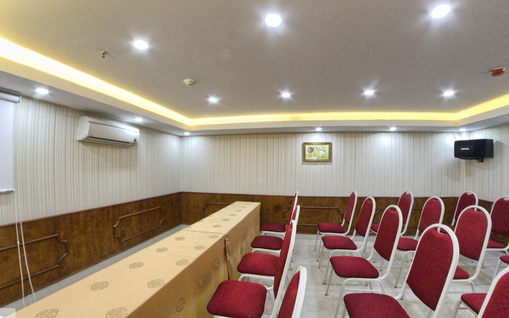 Hotel L Odeon Phu My Hung 38/46