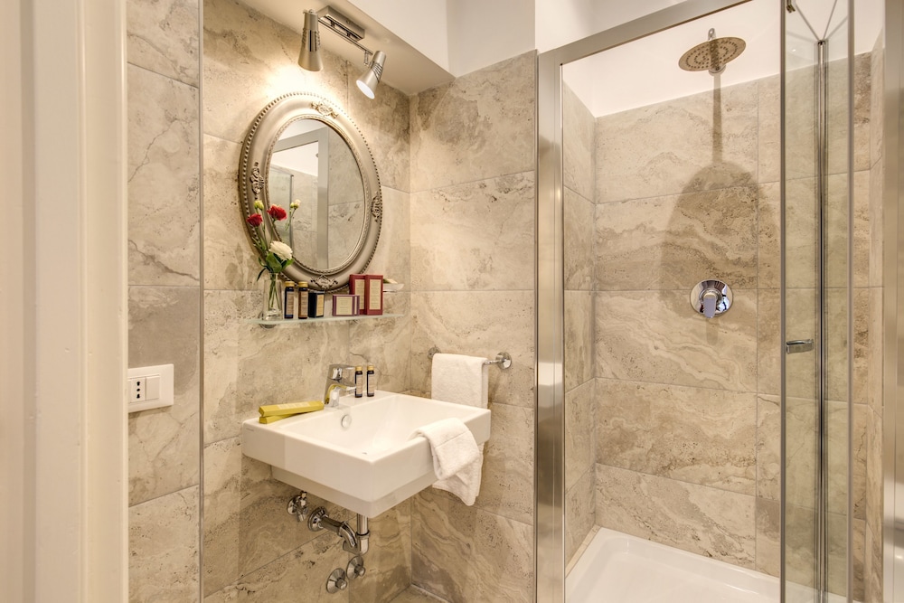 Charme Spagna Boutique Hotel 71/77