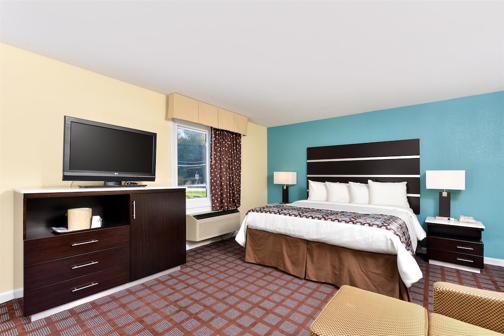 Americas Best Value Inn New London Mystic 6/11