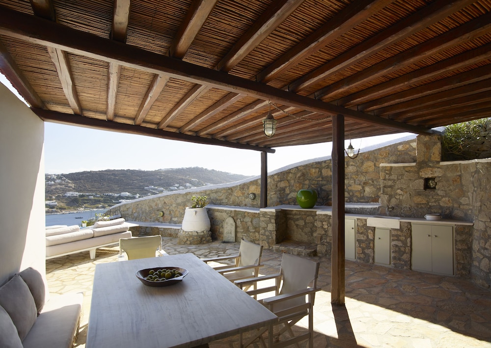 Kallos of Mykonos 38/50