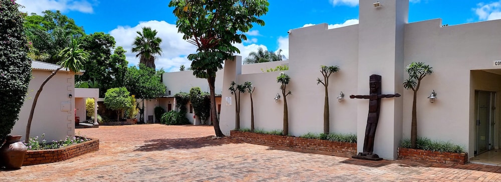 African Roots Guest House 44/50