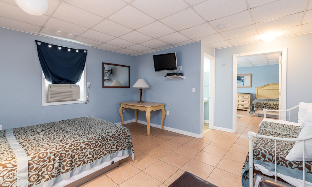 Hotel Charlee Villas By The Beach 40/62