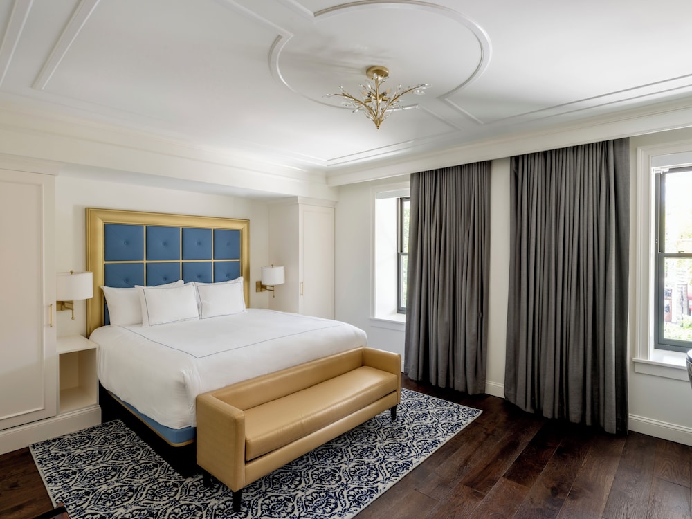 The Adelphi Hotel 25/75