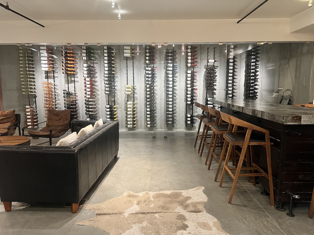 Wine Stone Inn 10/64