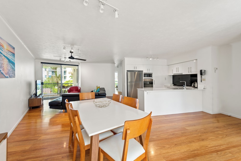Breakfree Diamond Beach Broadbeach 21/78