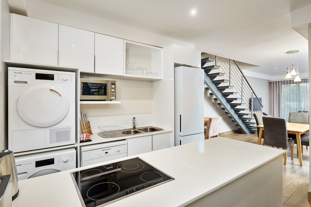 The Regency Apartment Hotel Menlyn 38/40