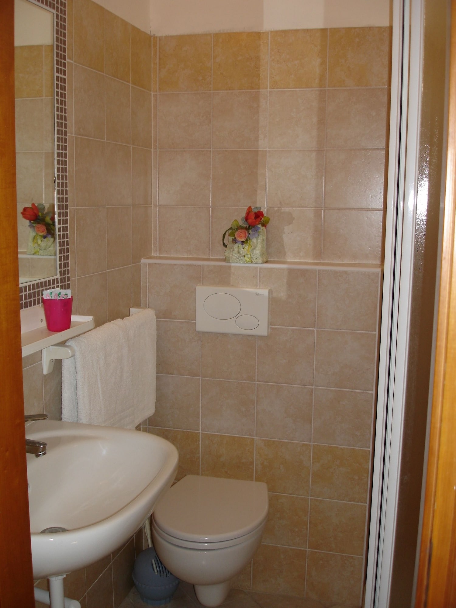 غرفة مفردة، Hotel Madrid 10/10
