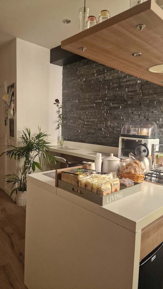 B&B Living 4/43