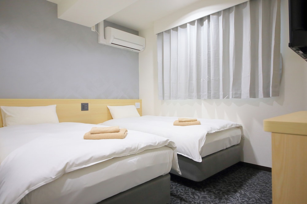 RENOVATED, STANDARD, TWIN BEDS