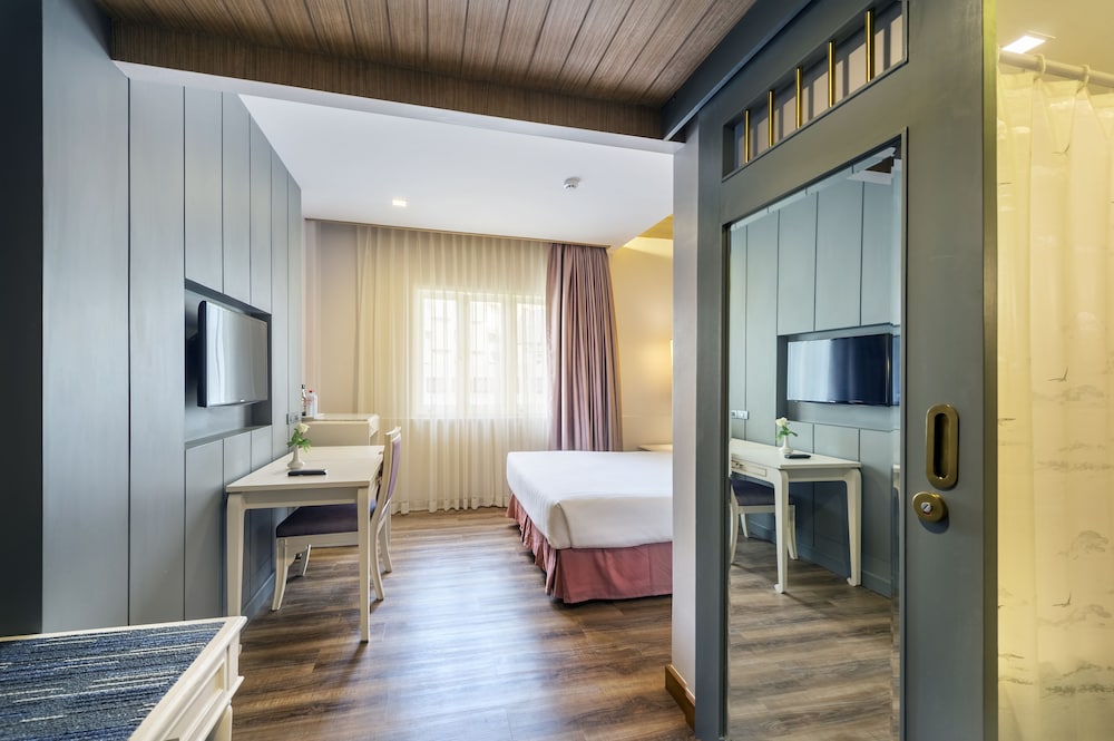 Royal Rattanakosin Hotel 41/63