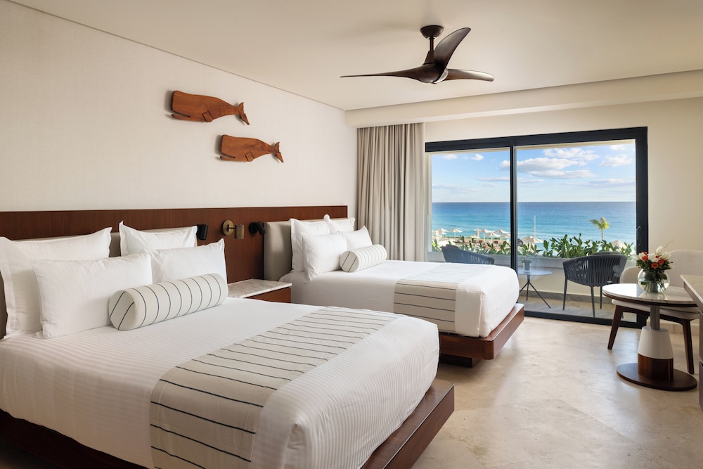 Deluxe, 2 Double Beds, Ocean View, Balcony