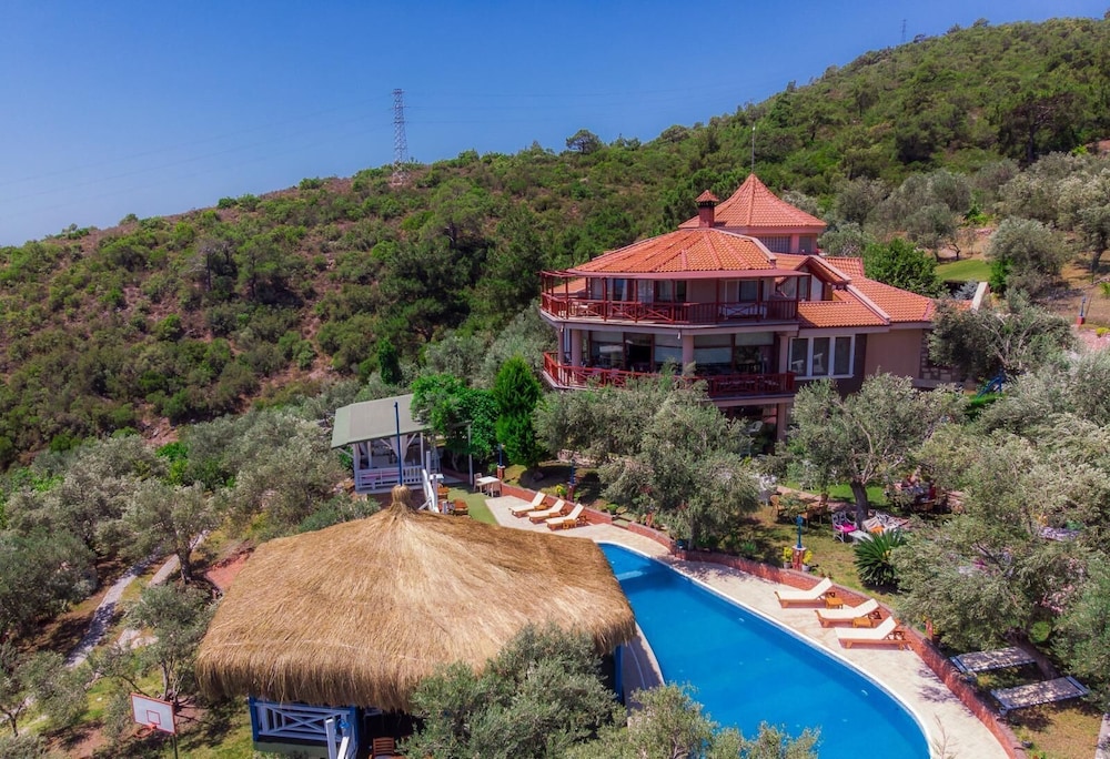 Aeneas Hotel 44/50