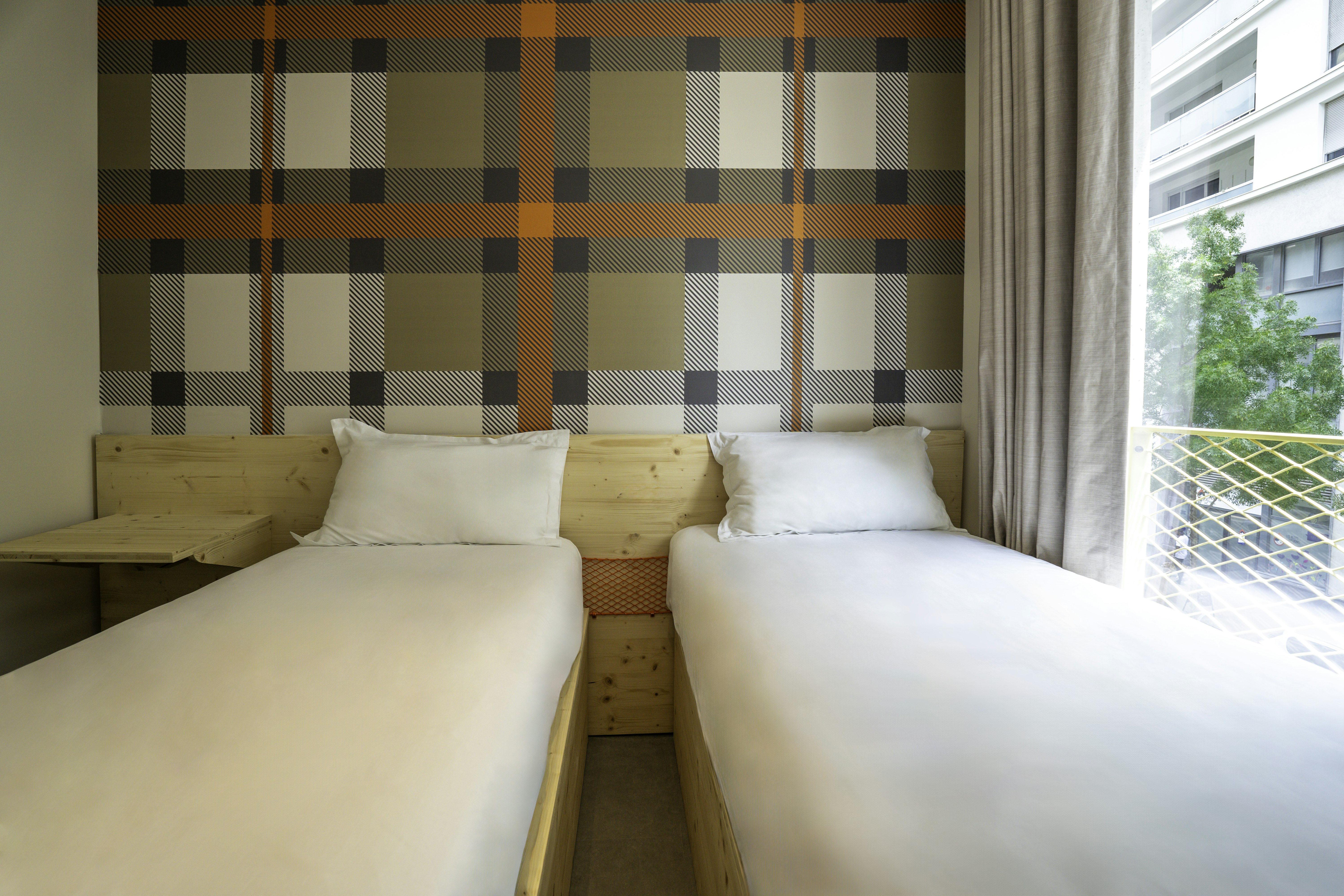 STANDARD, TWIN BEDS