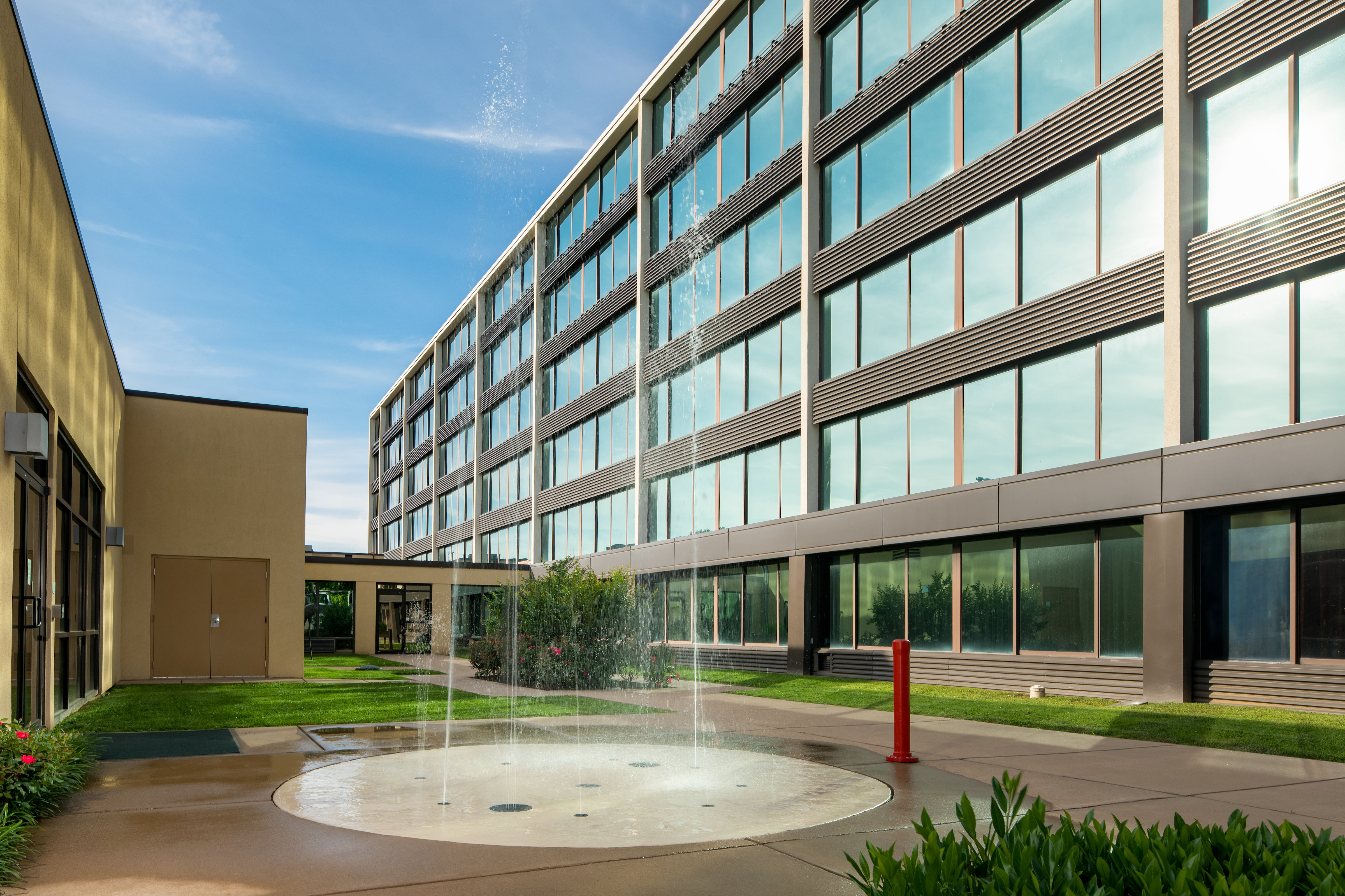 Holiday Inn & Suites Charleston West by IHG 4/32