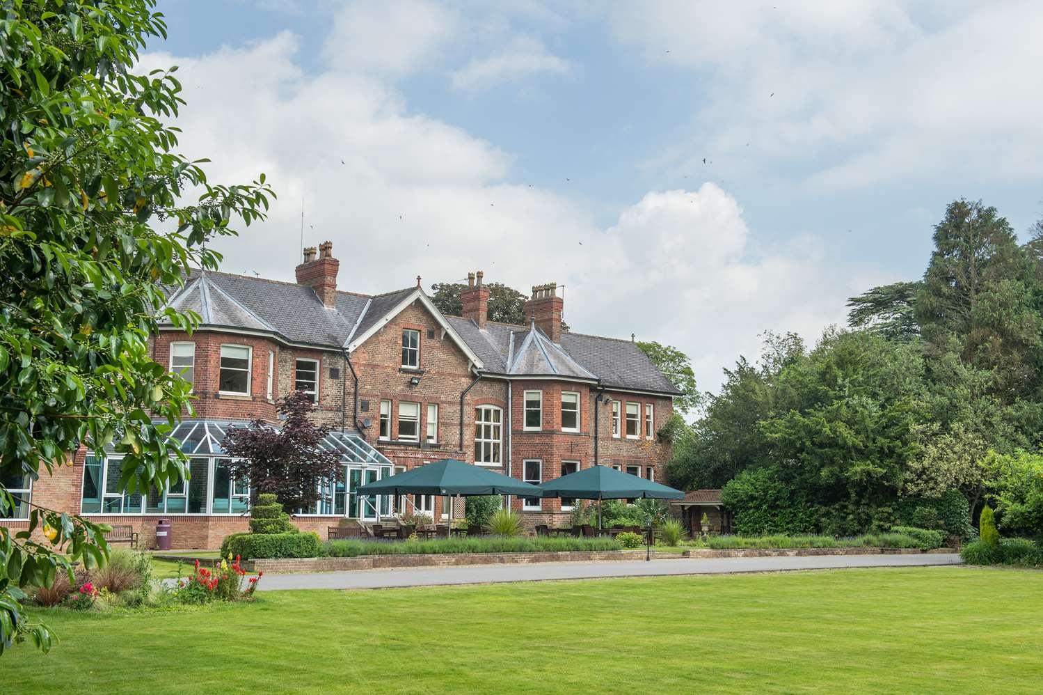 Burn Hall Hotel 51/52