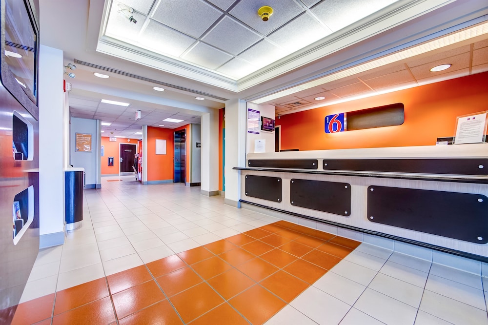 Motel6 Burlington On - Toronto West - Oakville 11/61