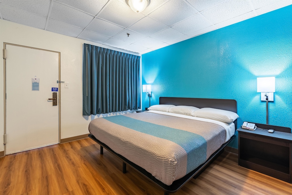 Motel6 Elmsford, NY - White Plains 21/50