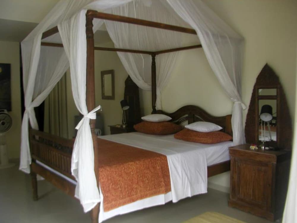 Frangipani Beach Villa 30/68