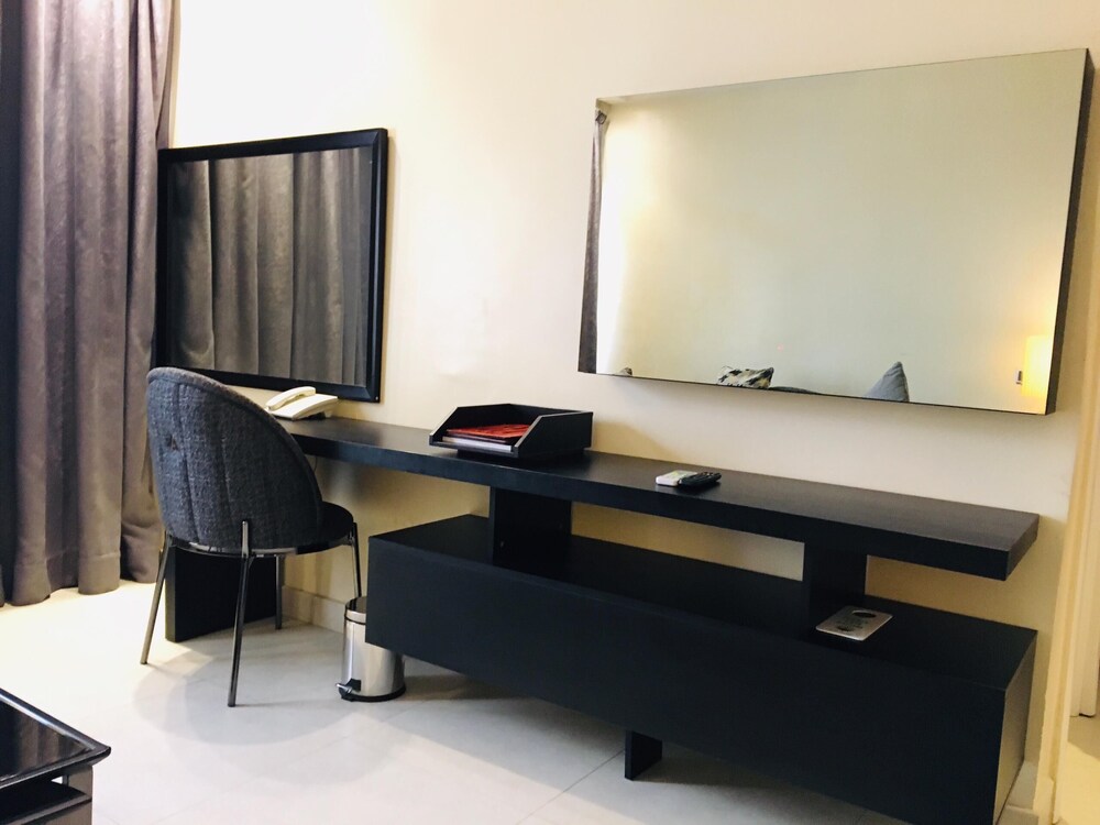 Summerset Continental Hotel Maitama 49/52