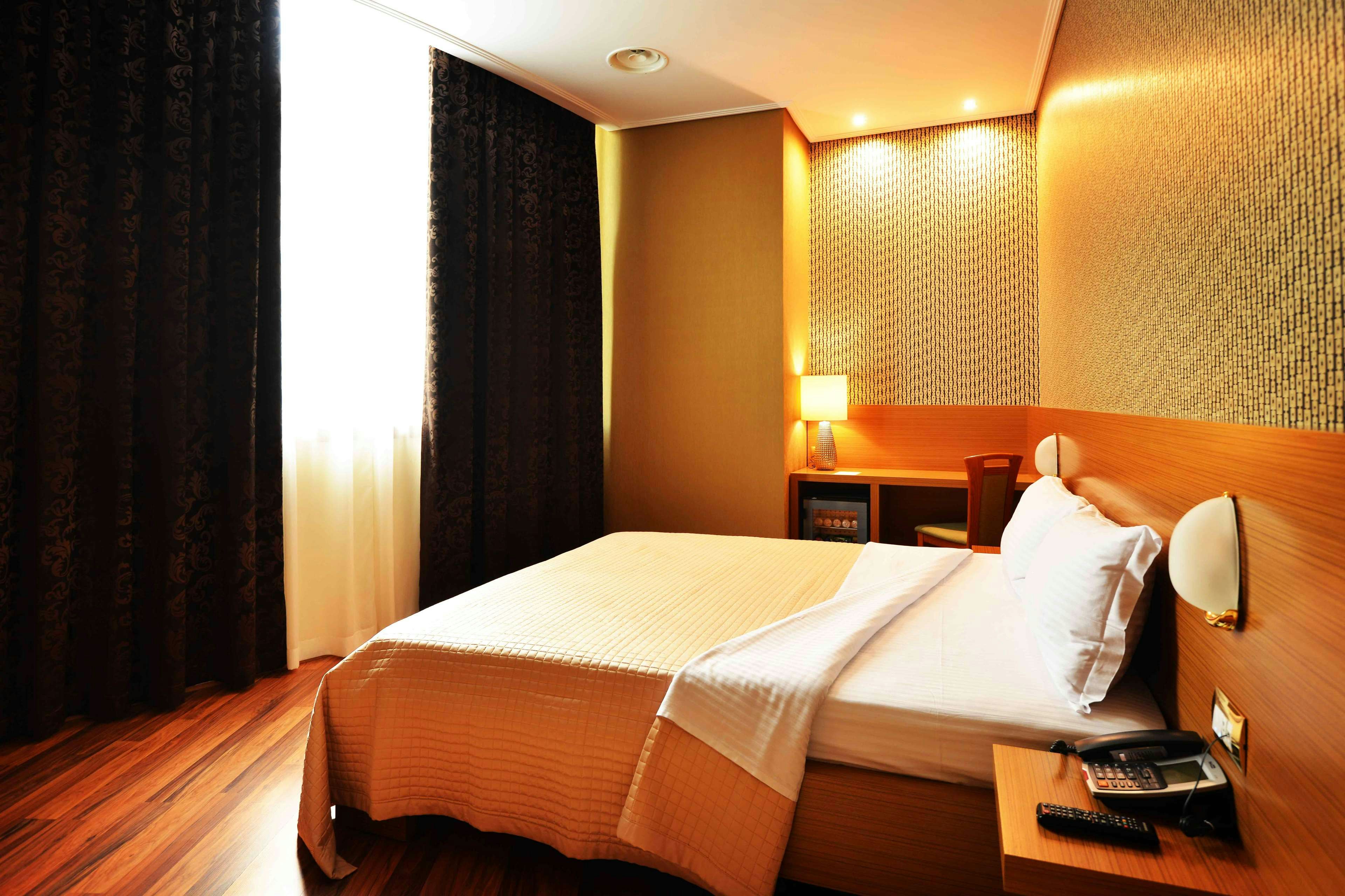Austria Hotel 5/12