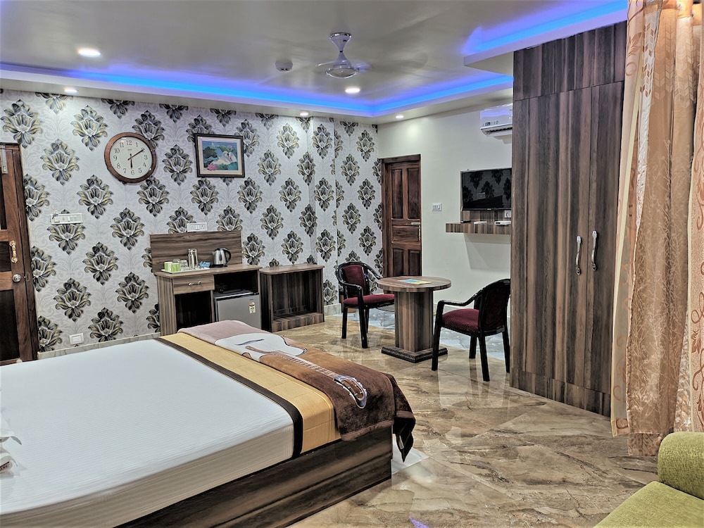 Gkm Grand Hotel 15/50