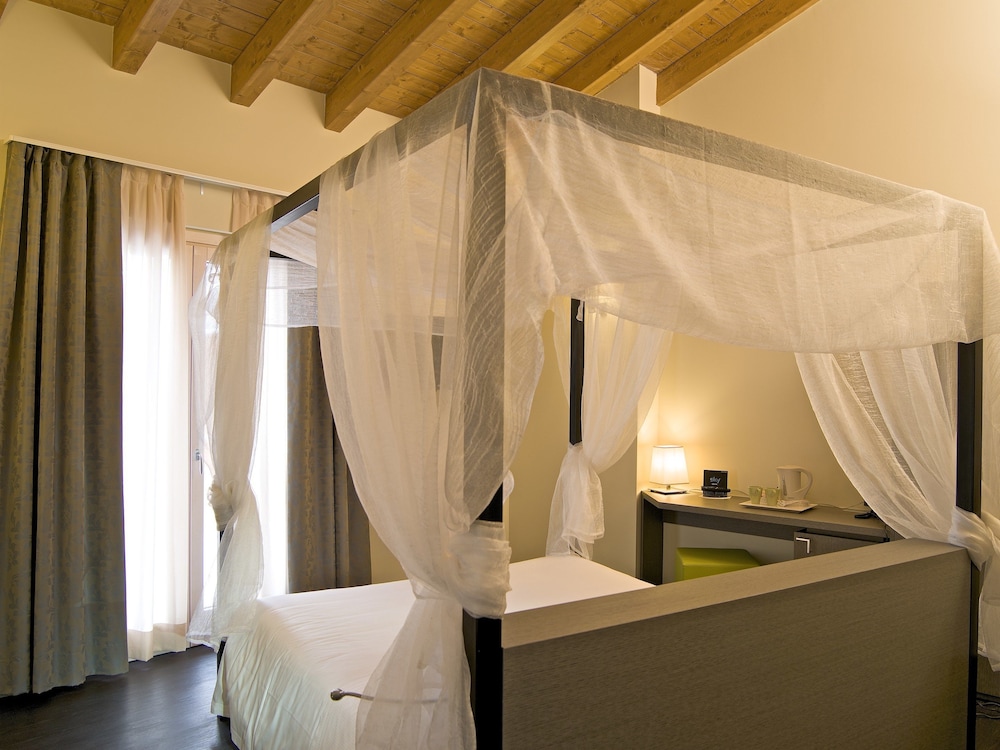 Harmony Suite Hotel 15/44