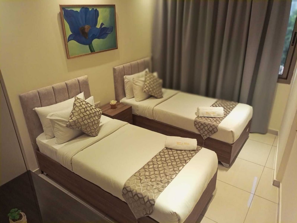 Bella Rosa Hotel 7/31