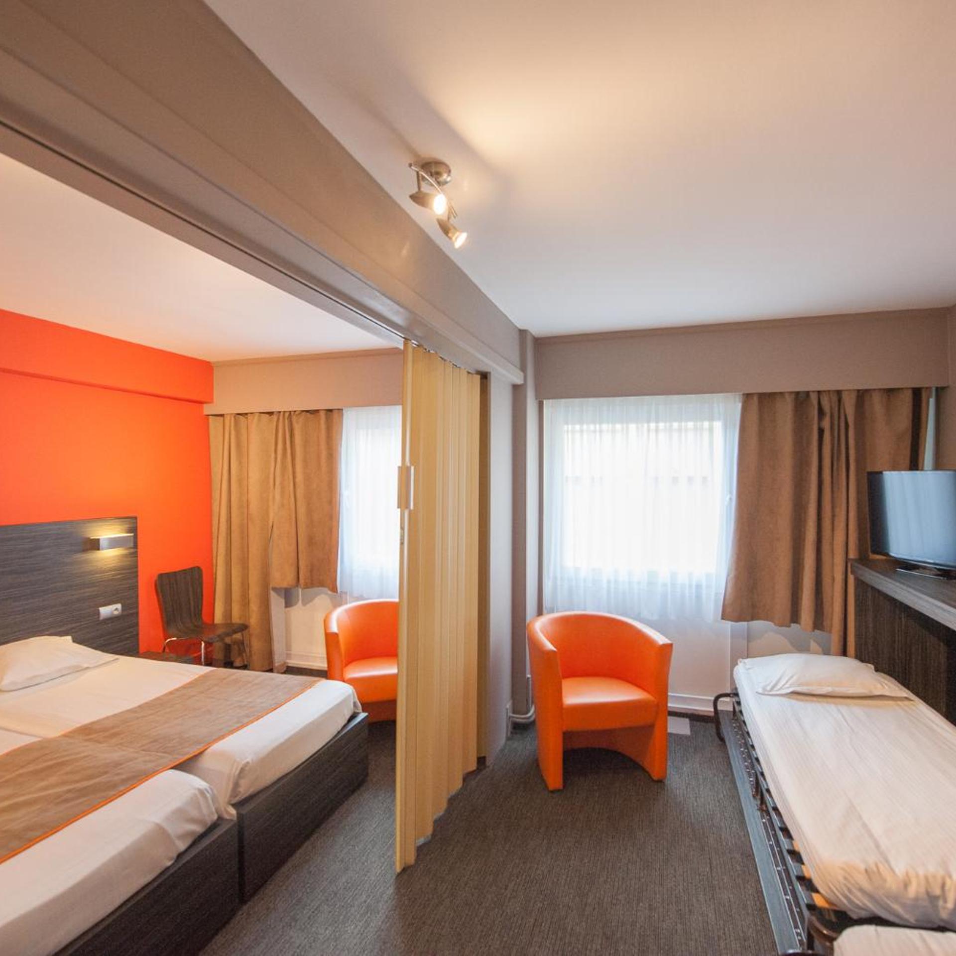 Ostend Hotel 38/88
