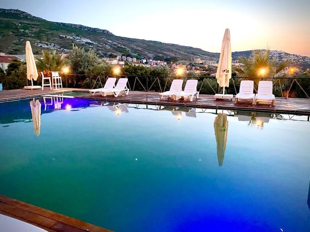 Victoria Hotel & Lounge Foça 39/42