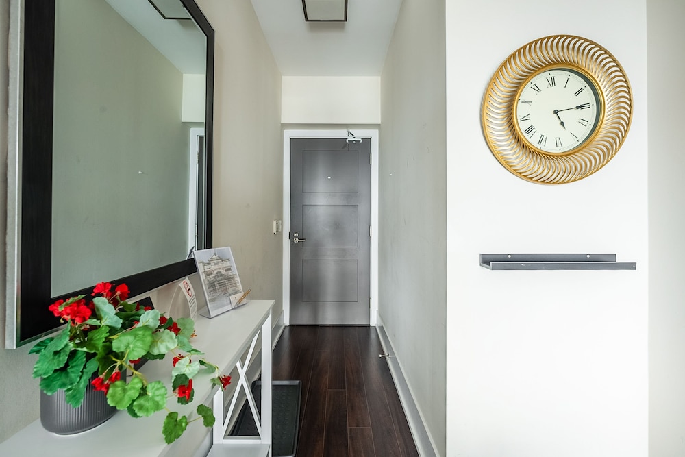 GLOBALSTAY Modern Downtown Apartment 9/46
