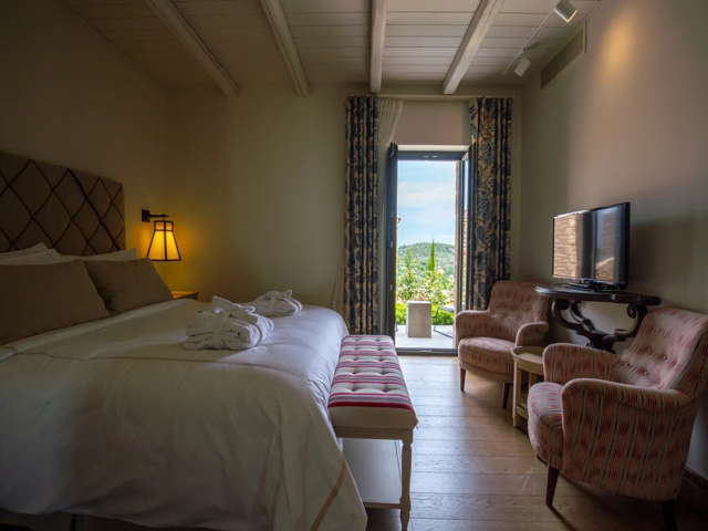 Alistos Hotel 3/10