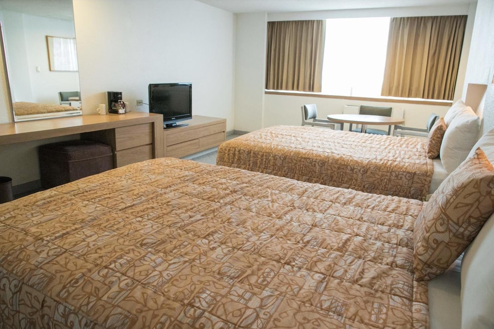 Del Prado Hotel 16/69