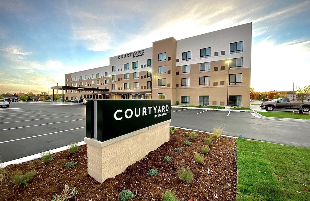 Courtyard by Marriott East Lansing Okemos 1/41