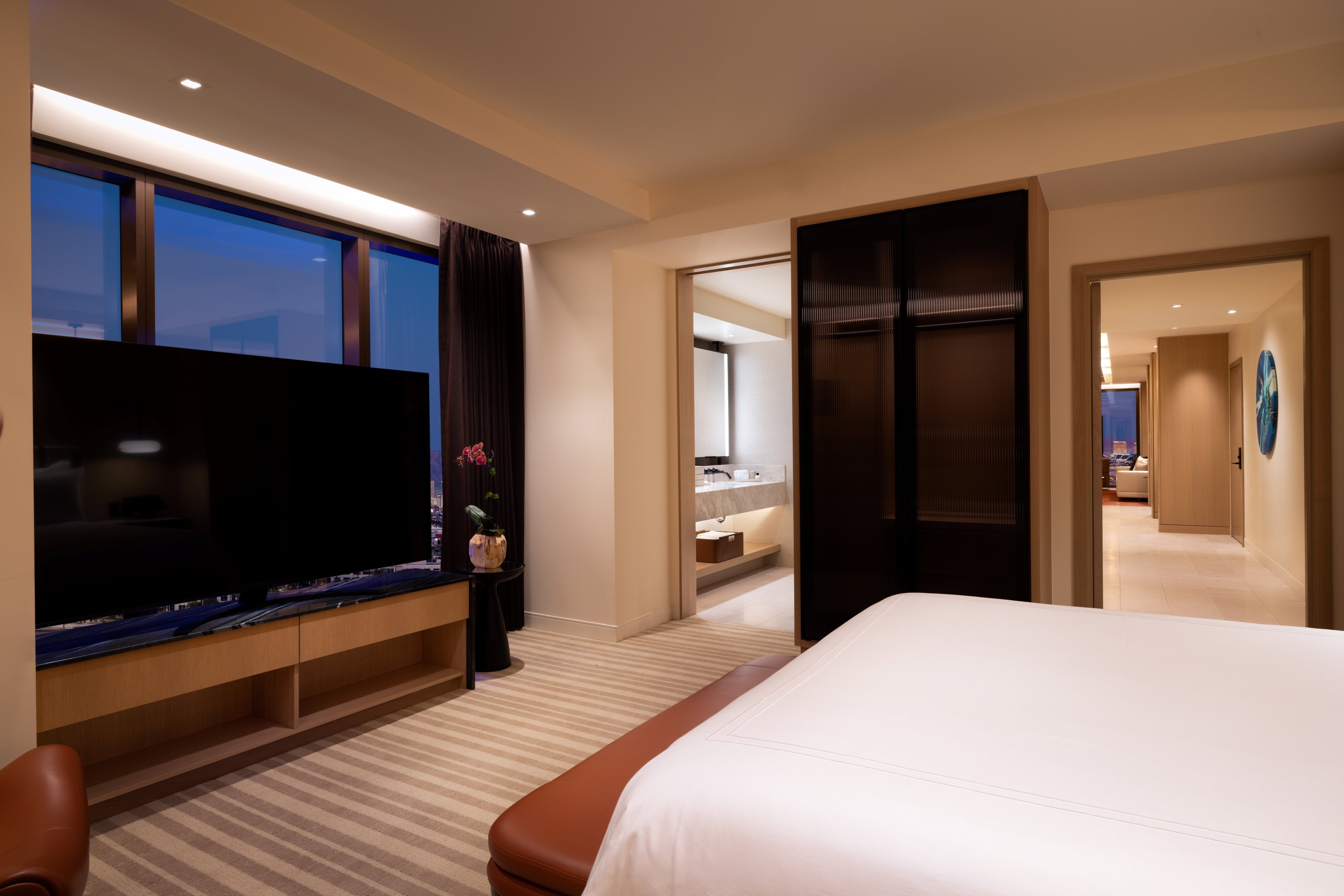 SUITE, KING BED, LIVING AREA