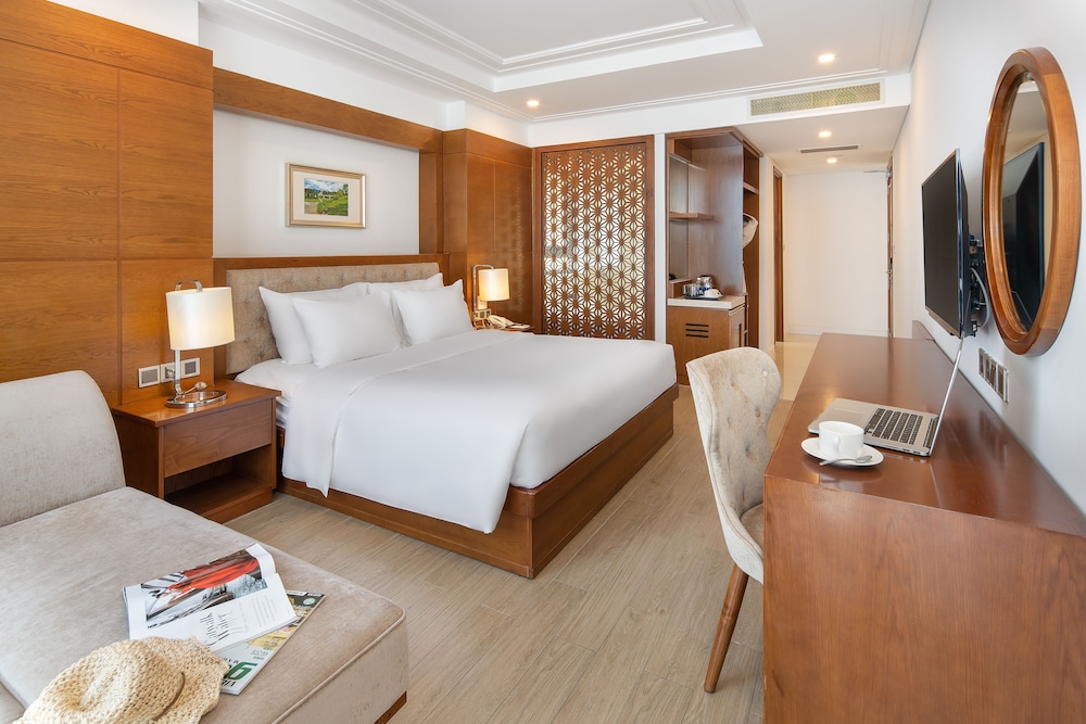 Paris Deli Danang Beach Hotel 30/80