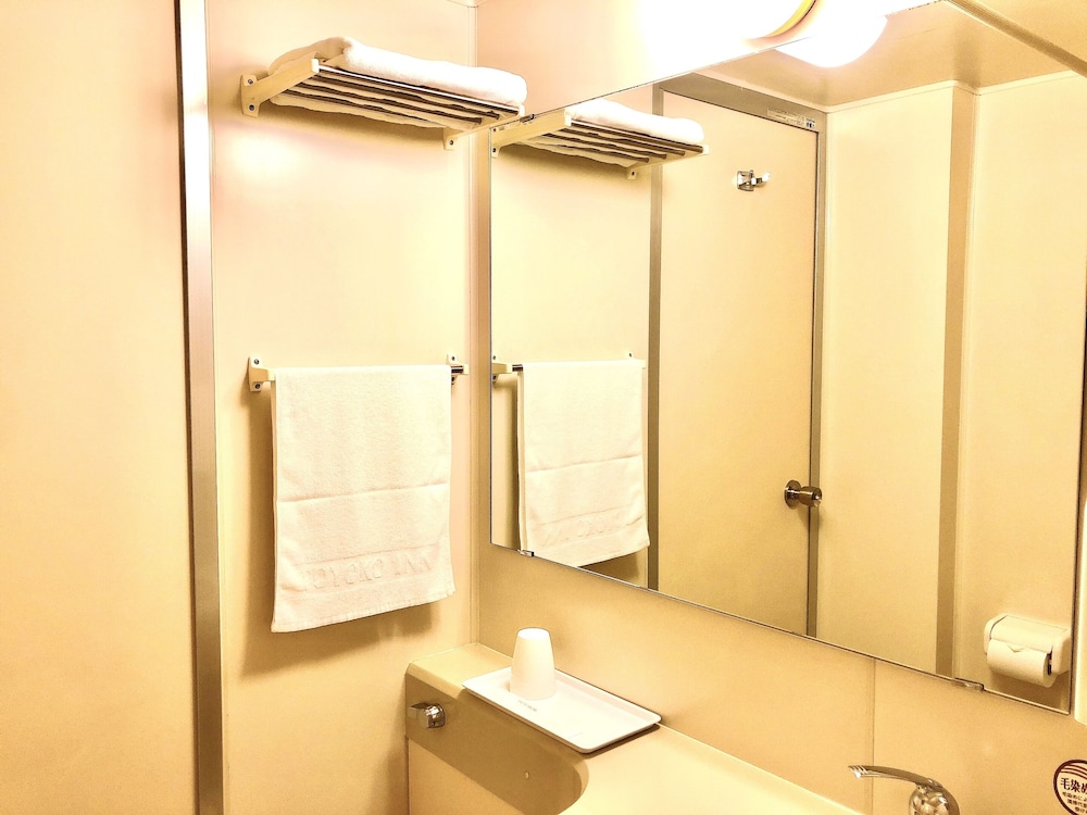 Toyoko Inn Osaka Umeda Nakatsu No 1 9/61