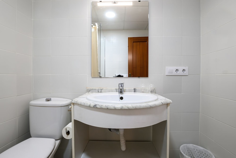 Hotel H28 Camas 24/24