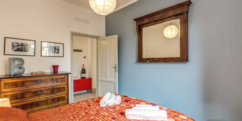 Monti - Coliseum 3 bedroom apartment 1/32