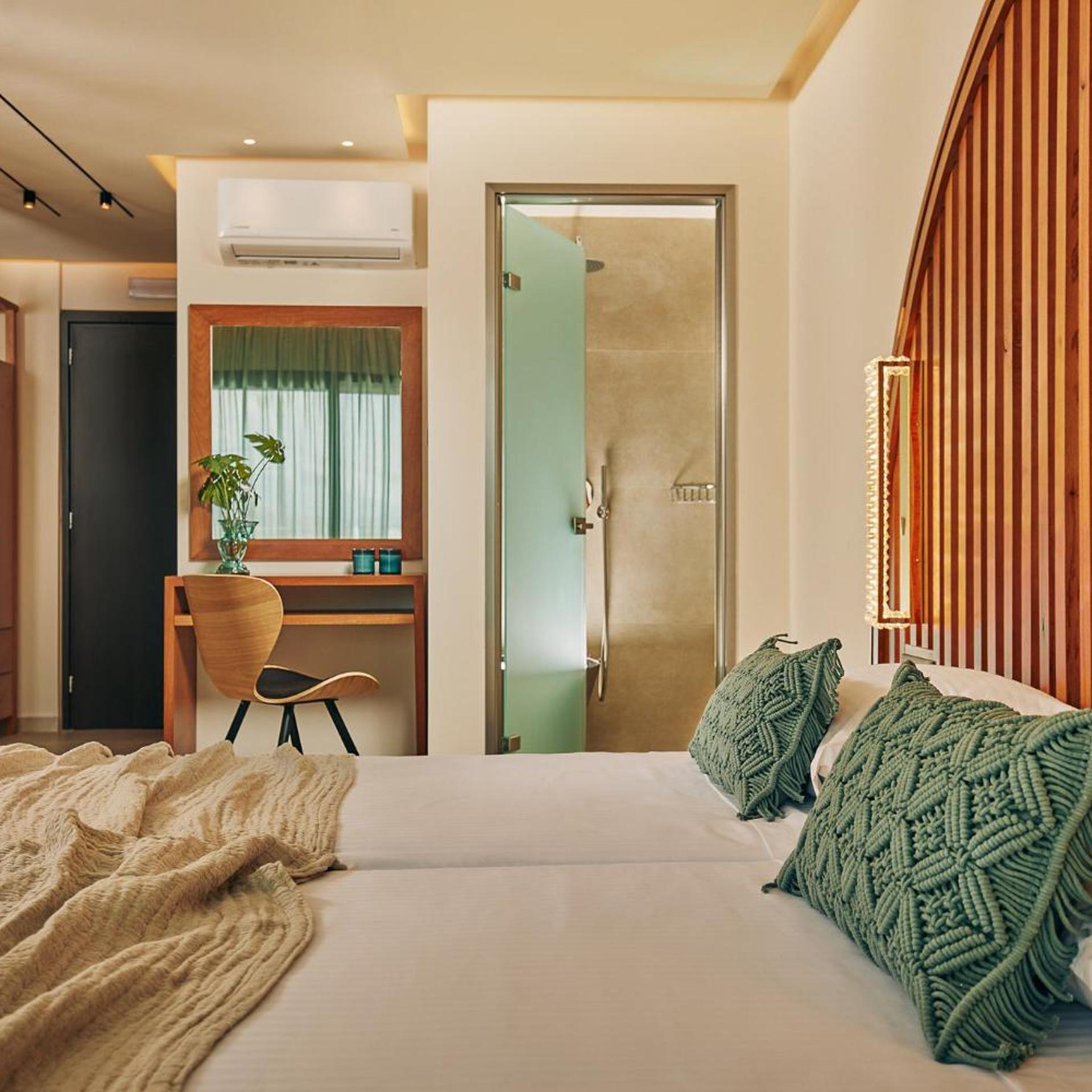جناح عائلي، Letsos Hotel 6/9
