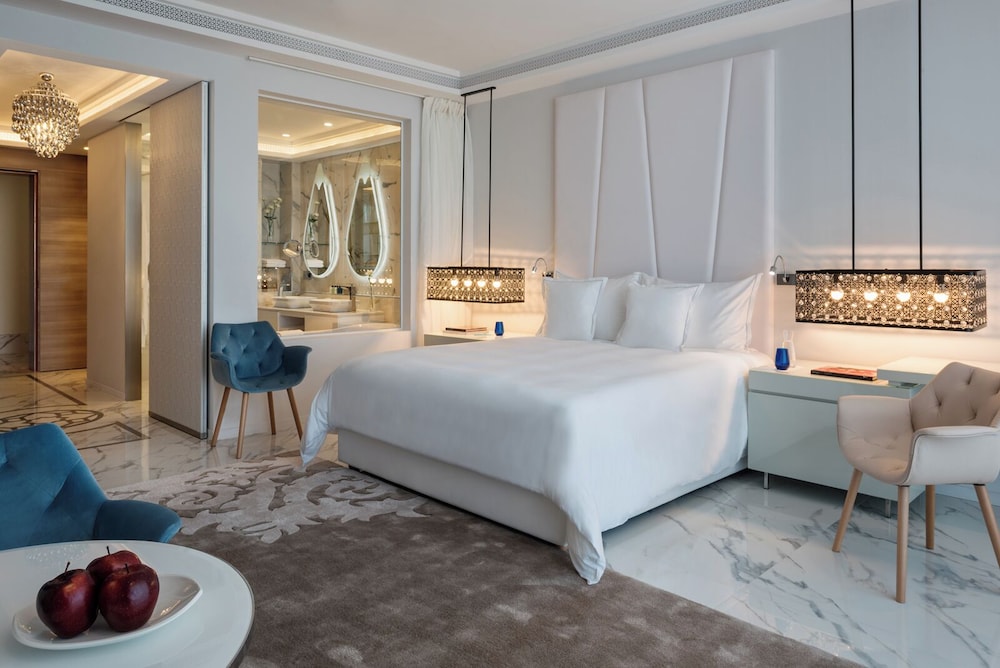 Deluxe, Queen Bed, Lagoon View