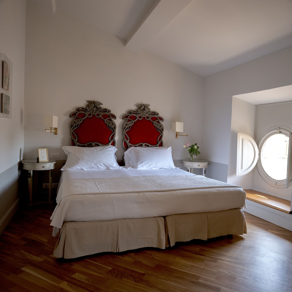 Albergo Pietrasanta 9/66