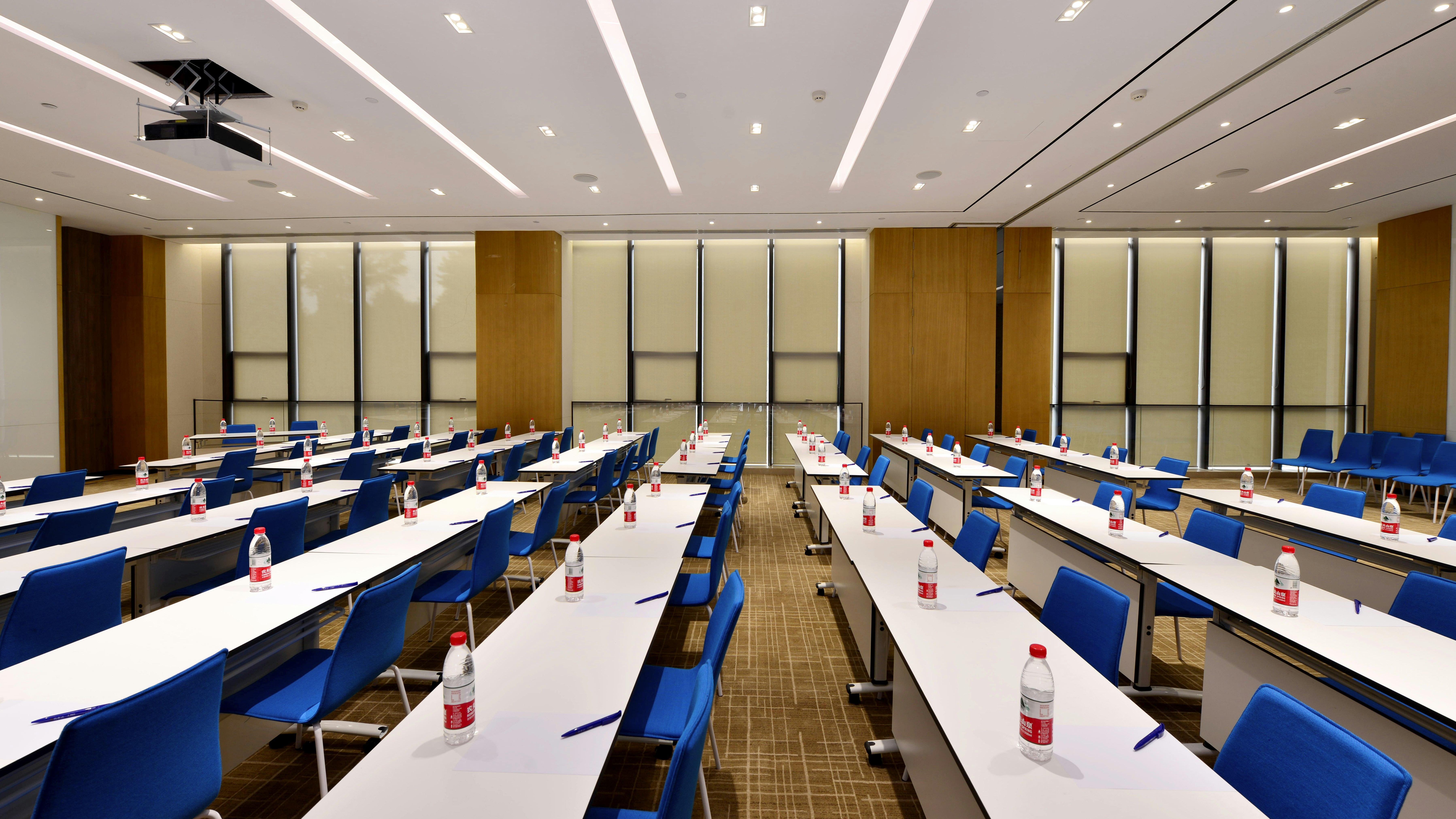 Holiday Inn Express Luanchuan 23/27