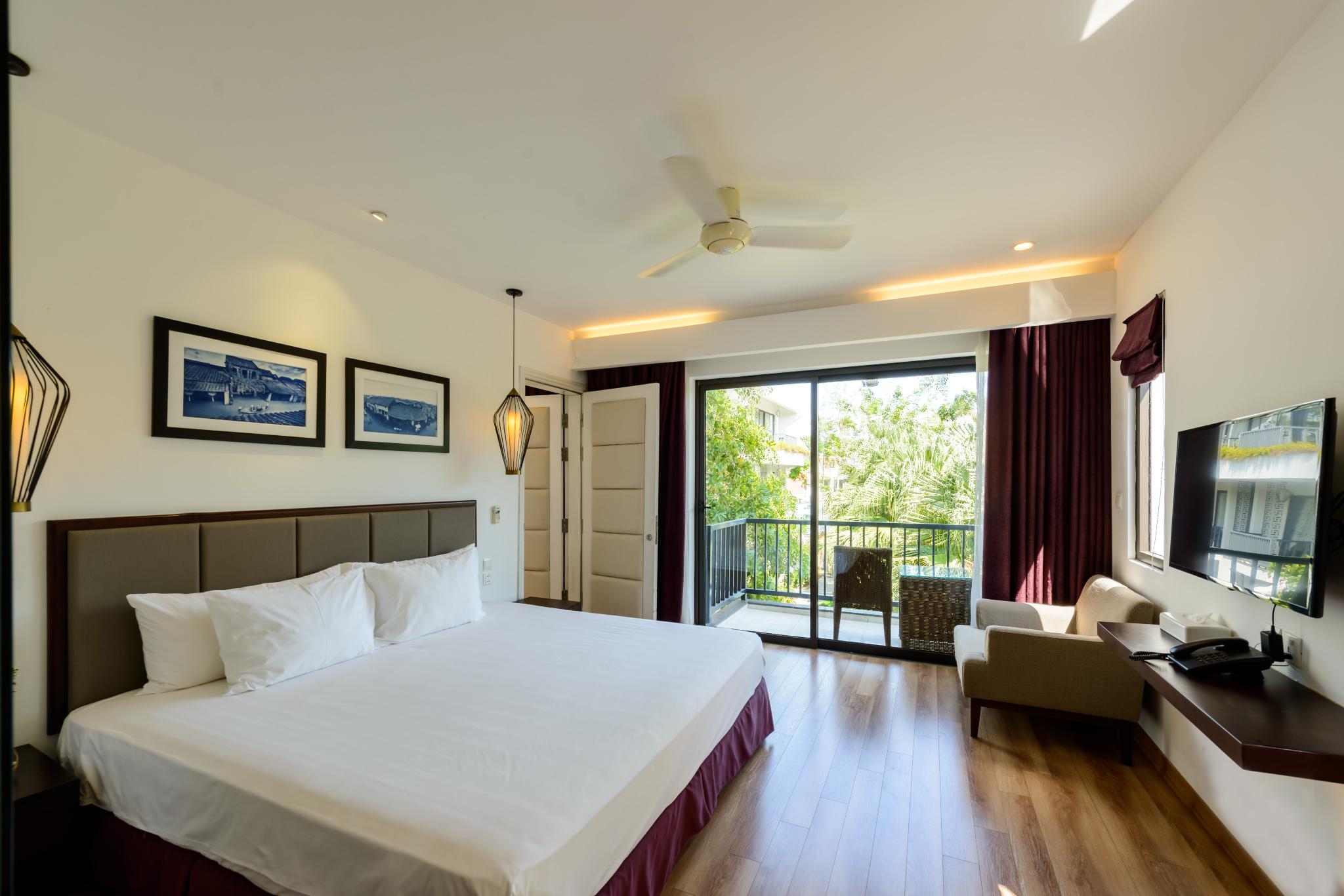 Connecting, Family, King and Twin Beds, Resort View