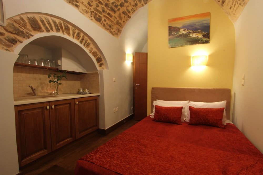 MEDIEVAL CASTLE SUITES TRADITIONAL 9/50